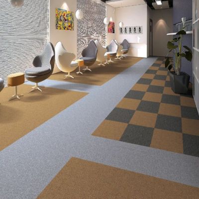 2024 PP-materiaal tapijttegels vloertoebehoren met bitumenondersteuning Middelstapelhoogte