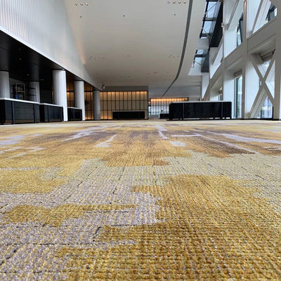 Commercieel Abstract Patroon Hand Tufted tapijt voor moderne hotelkamer Gang Lobby