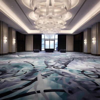 Hotel Lobby Corridor Carpet Roll in Silverstone Printed Design voor Modern Luxury Hotel
