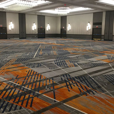 Medium Pile Nylon Printed Hotel Carpet voor op maat gemaakte gangen en wand-op-wand vloeren