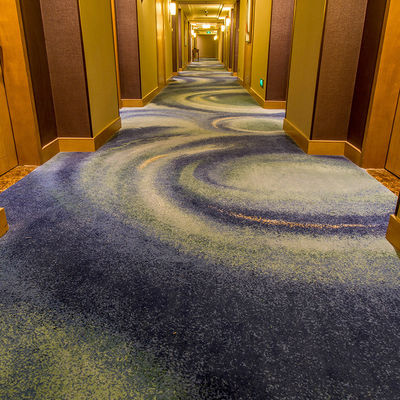Commerciële moderne grijze wol en nylon tapijt voor hotelkamercorridor