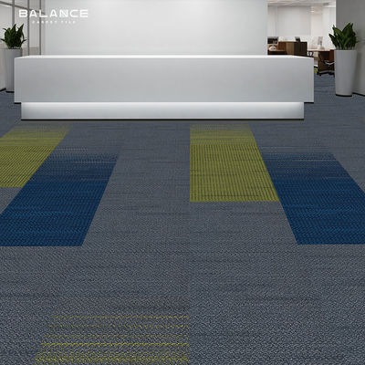 Modulaire PVC-steunplaten met PP-tapijttegels 50x50 voor commerciële kantoren Totaal dikte 6,0 mm