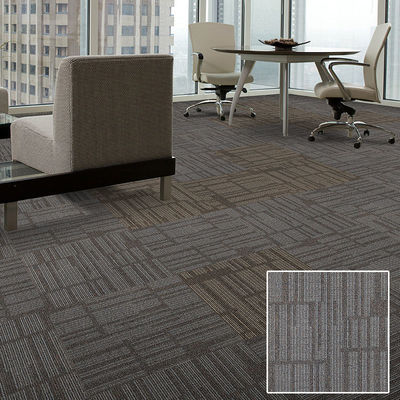 Commerciële kantoren Pvc Back Office tapijttegel met modern abstract ontwerp OEM ODM