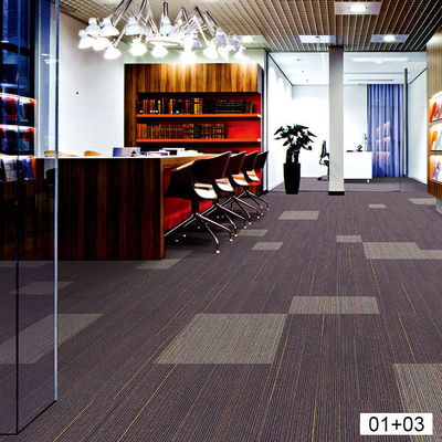 Winkelruimte Hoog verkeer Pp tapijt 50*50 Jacquard kantoorvloer Bitumen ruggen tapijt tegels bibliotheek