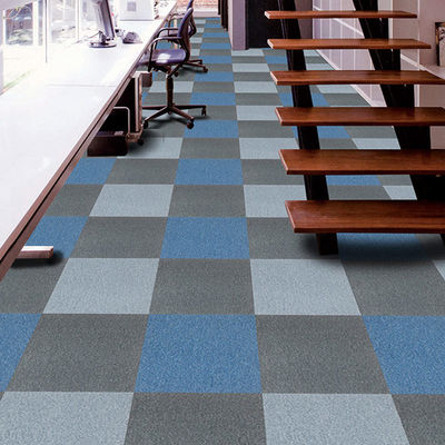 Vierkante tegels PET Vriendelijke tapijten Modulaire tapijten 50x50 Voor kantoor commerciële tapijt verkoop