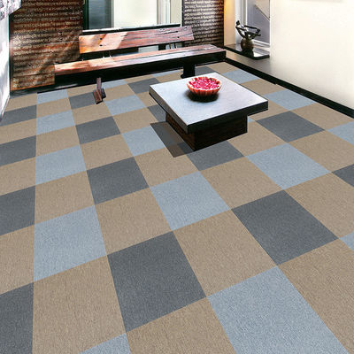 Vierkante tegels PET Vriendelijke tapijten Modulaire tapijten 50x50 Voor kantoor commerciële tapijt verkoop