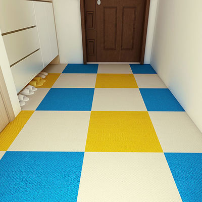 Totaal dikte 9,5 mm zelfklevende tapijttegels voor midden tapijt in kinderkamer