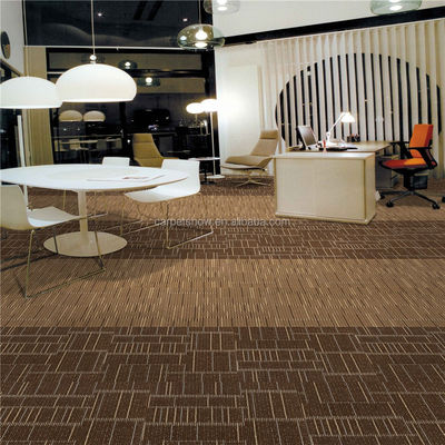 100% PP Stripe Design Office Carpet Tile BALANCE voor de commerciële sector van Maleisië