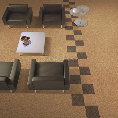 Decoratieve PP-oppervlakte PVC-achterste Contec-tapijttegels voor commerciële kantoorvloeren