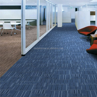 460 g/m2 Pile Weight 100% PP Strip Design Carpet Tile voor Office Hotel Projects