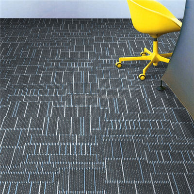 460 g/m2 Pile Weight 100% PP Strip Design Carpet Tile voor Office Hotel Projects
