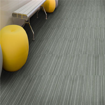 50x50cm PP Loop Pile tapijttegel voor kantoor Hotel Huis Slaapkamer vloeren in gestreepte patroon