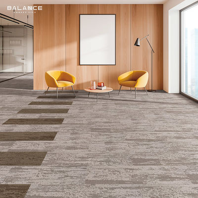 Commerciële 100% SD nylon modulaire tapijttegel met stapelhoogte 2,5-6,5 mm en polyester