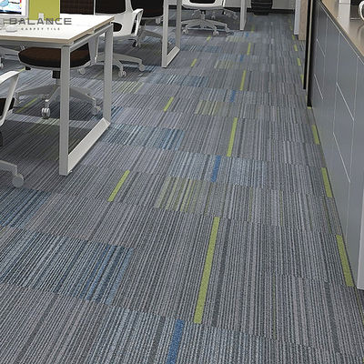 Bedrijfsruimte Moderne stijl 600x600 Vierkante PVC tapijttegels met machine-ontwerp