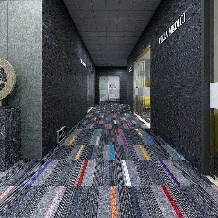 Medium Pile Modern Abstract Pattern PVC tapijttegels voor kantoor woonkamer gang