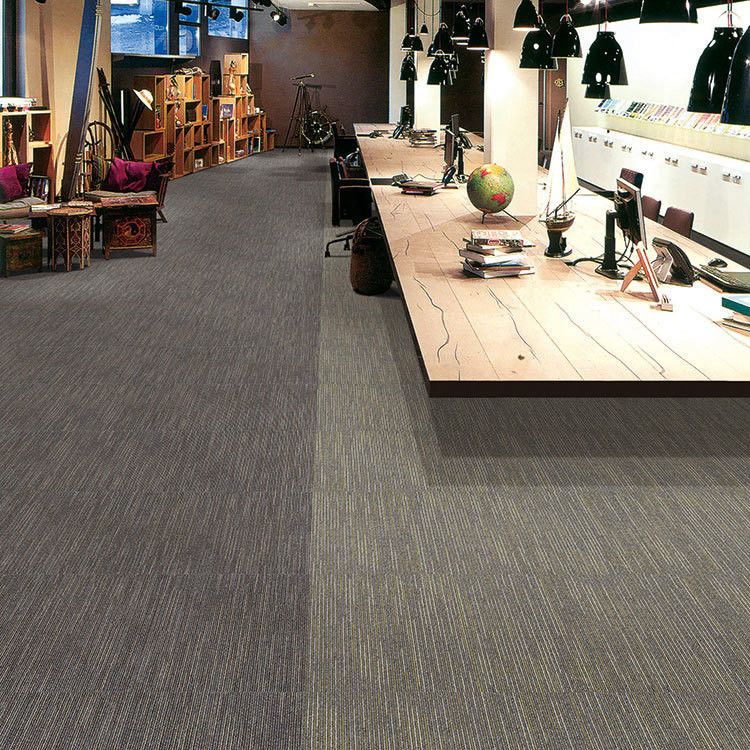 Polypropyleen nylon polyester vierkant tapijttegels voor kantoor keuken slaapkamer decor
