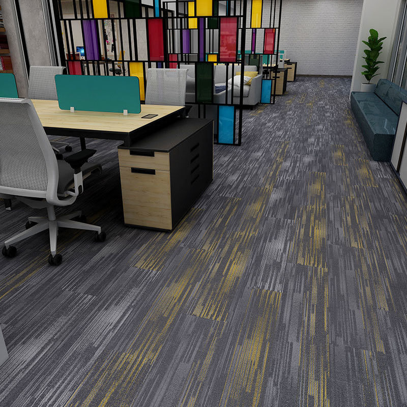 Office vloeroplossing 25 x 100 tapijttegels met niet-slip-back en medium stapelontwerp