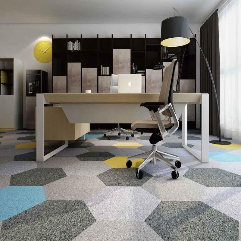Machine Tufted Hexagon DIY Color Commercial Carpet Tile voor kantoorvloerverbetering