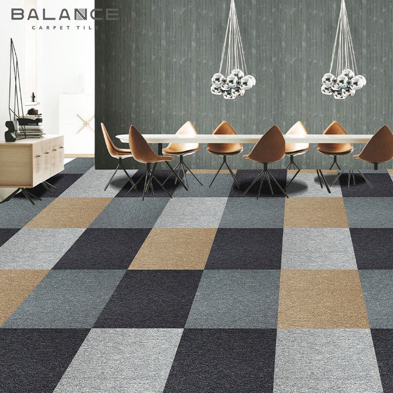 Medium Pile 50x50 PP modulaire tapijttegels in aangepaste kleur voor commercieel kantoor