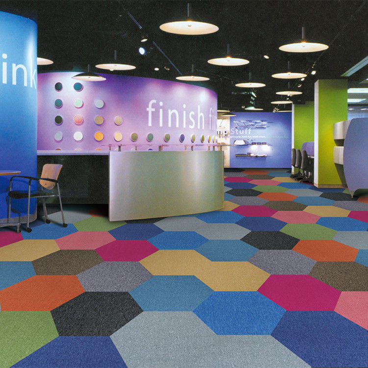 Plain Hexagon Floor Kindergarten tapijttegels met gemiddelde stapelhoogte en modulair ontwerp